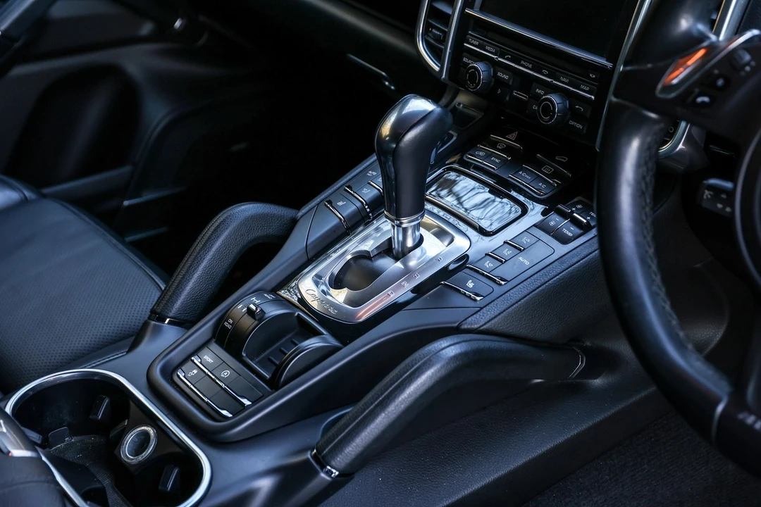 2013 Porsche 958 Cayenne Diesel - Image 15 of 30