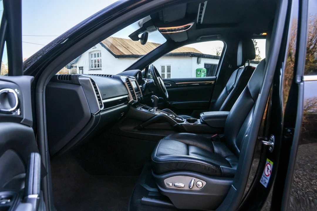 2013 Porsche 958 Cayenne Diesel - Image 19 of 30