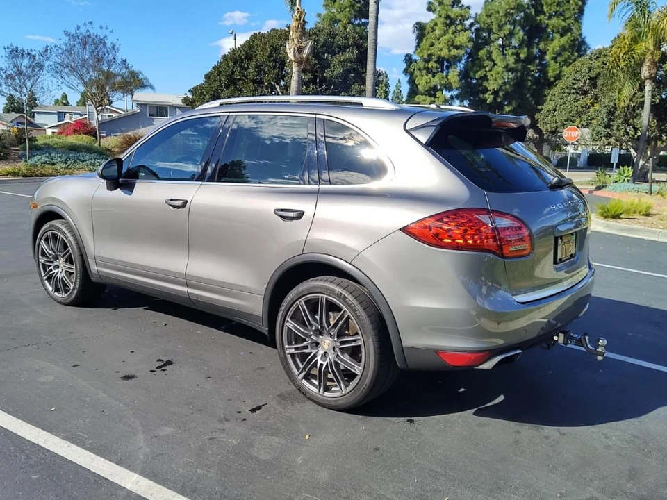 2013 Porsche 958 Cayenne S - Image 9 of 31