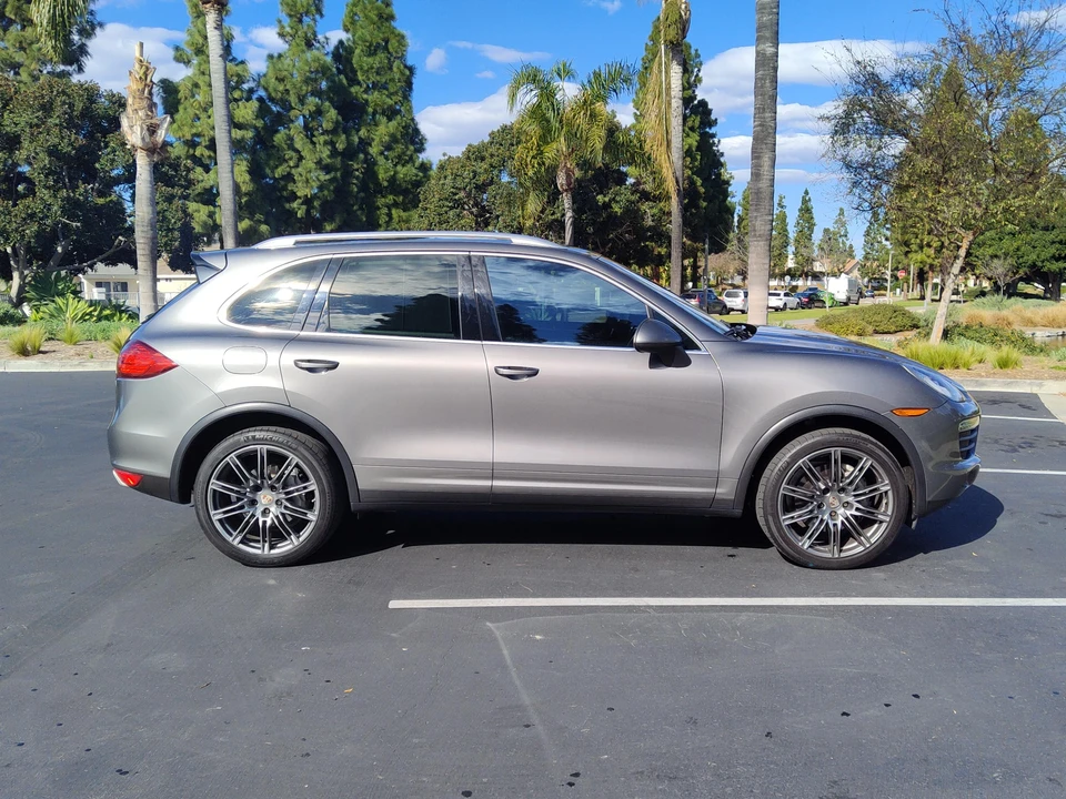 2013 Porsche 958 Cayenne S - Image 10 of 31