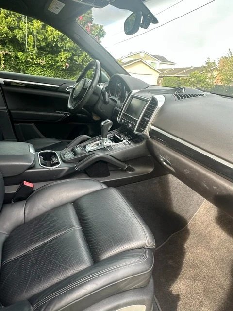 2013 Porsche 958 Cayenne S - Image 3 of 3