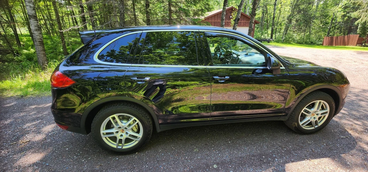 2013 Porsche 958 Cayenne S - Image 16 of 31