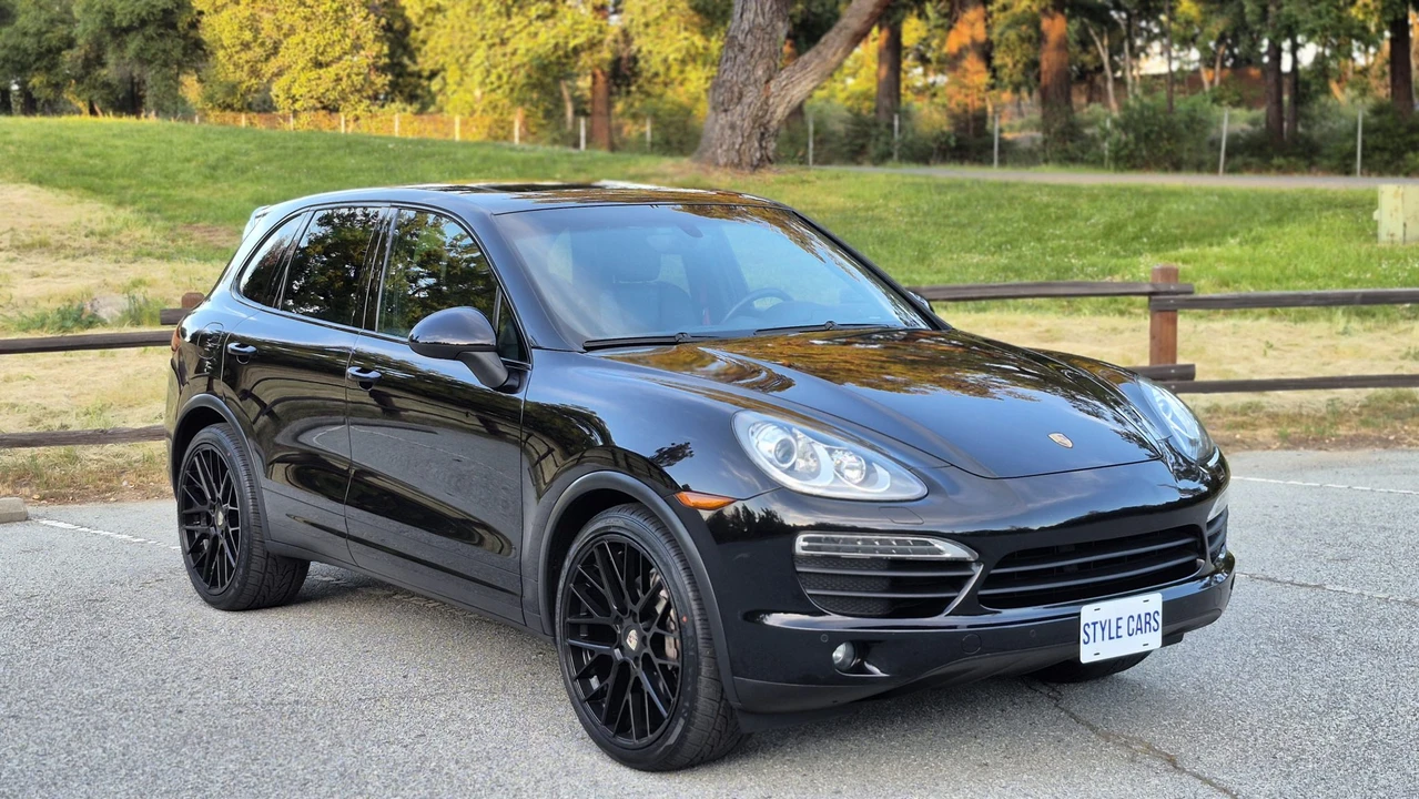 2013 Porsche 958 Cayenne S - Image 24 of 31