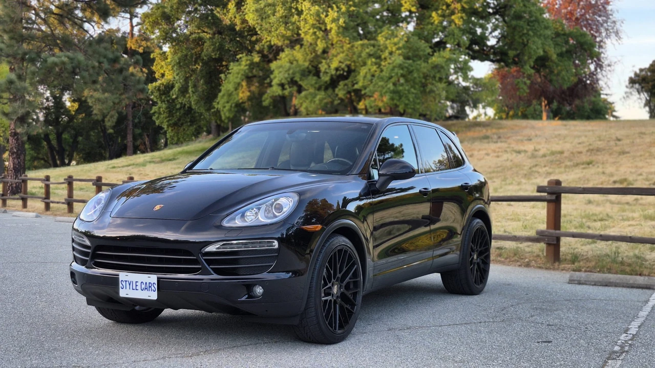 2013 Porsche 958 Cayenne S - Image 5 of 31