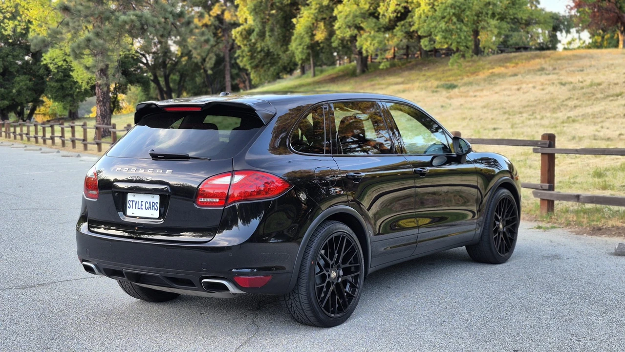 2013 Porsche 958 Cayenne S - Image 29 of 31