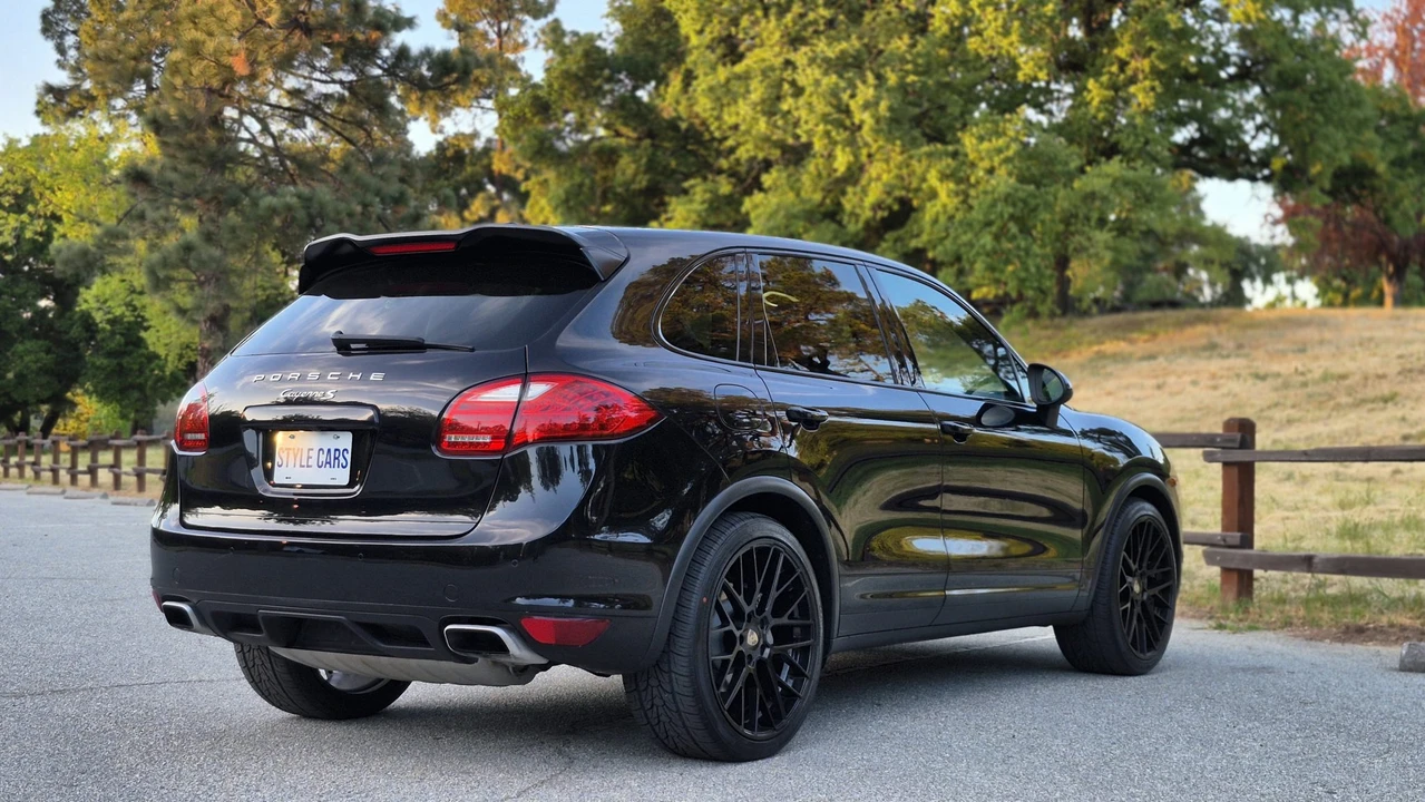 2013 Porsche 958 Cayenne S - Image 30 of 31