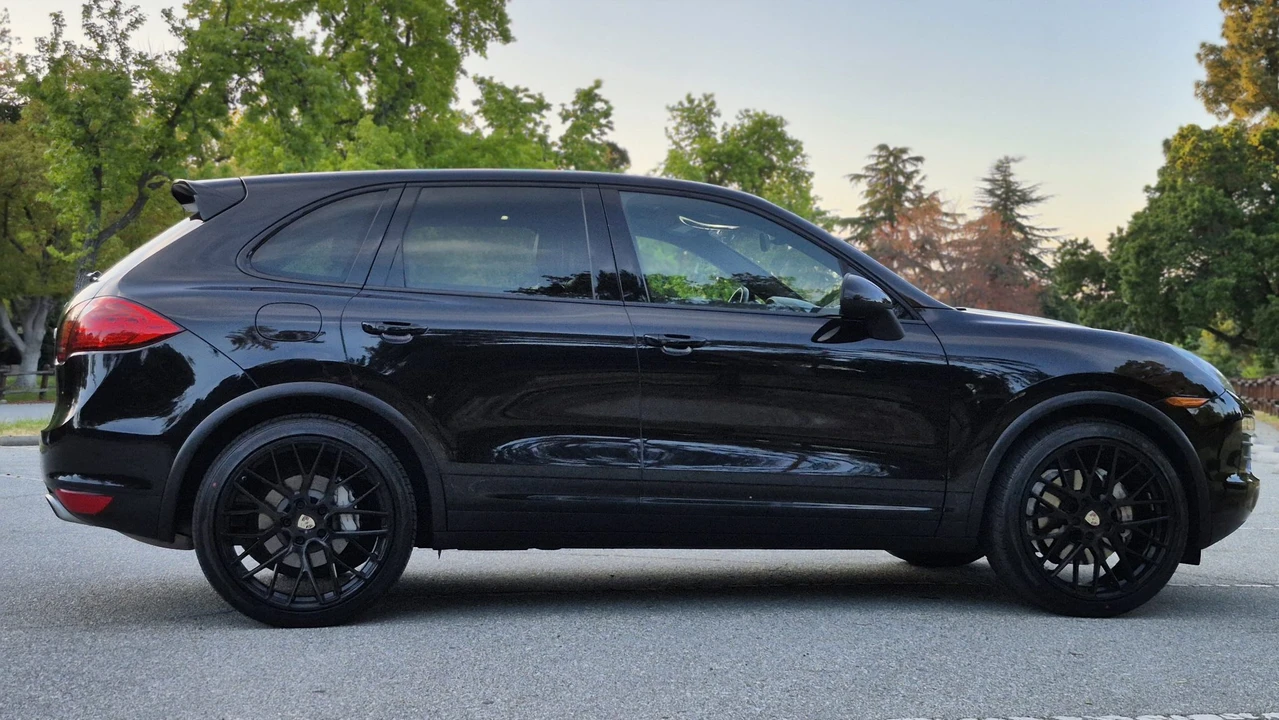 2013 Porsche 958 Cayenne S - Image 25 of 31