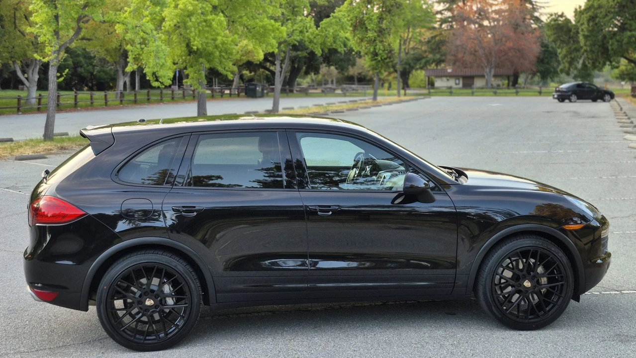 2013 Porsche 958 Cayenne S - Image 27 of 31