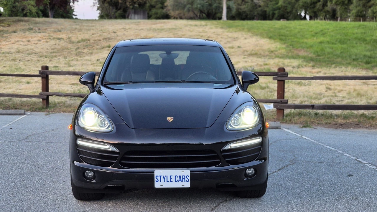 2013 Porsche 958 Cayenne S - Image 14 of 31