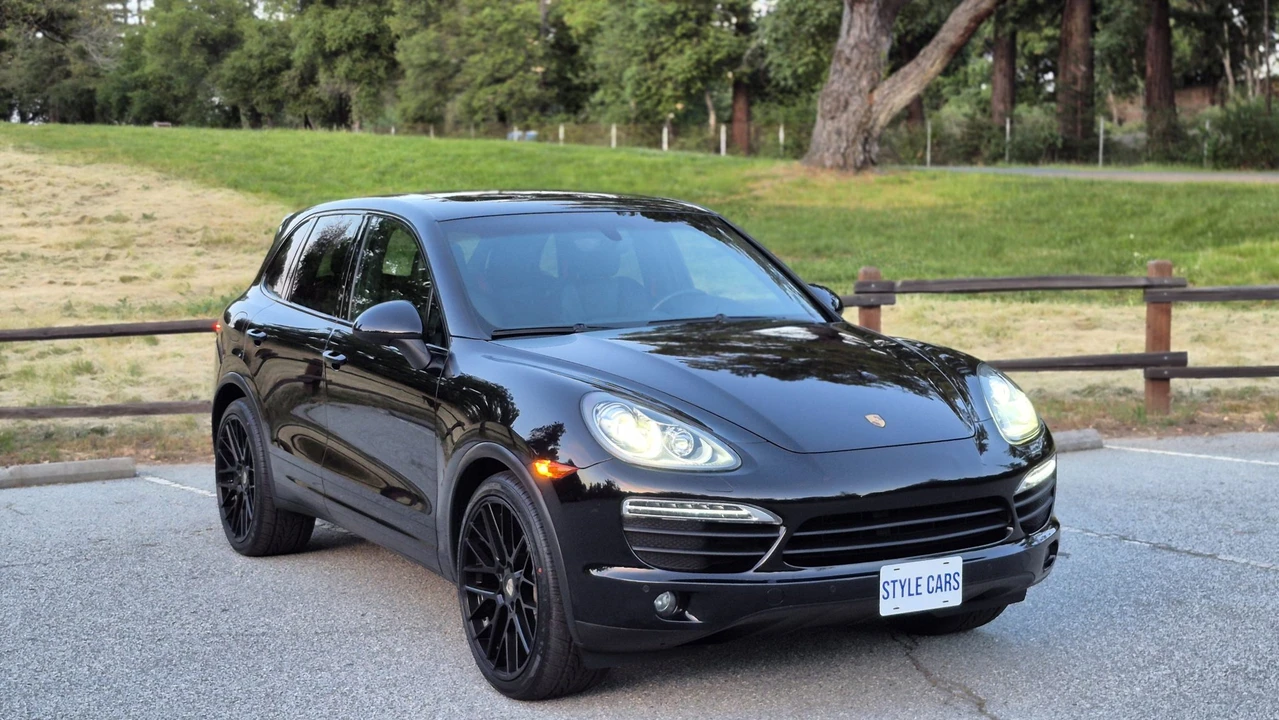 2013 Porsche 958 Cayenne S - Image 18 of 31