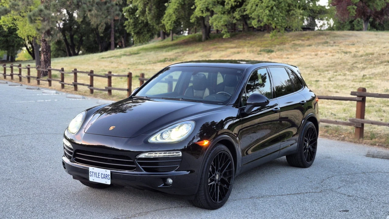 2013 Porsche 958 Cayenne S - Image 6 of 31