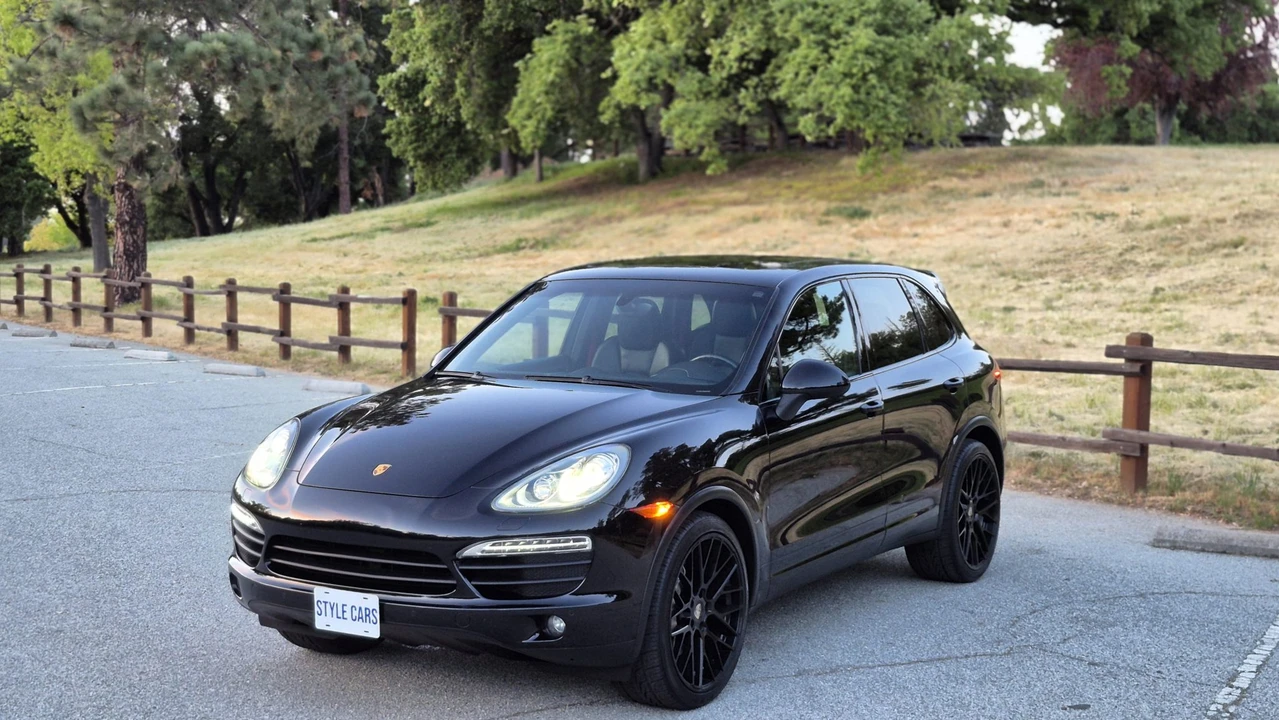 2013 Porsche 958 Cayenne S - Image 7 of 31