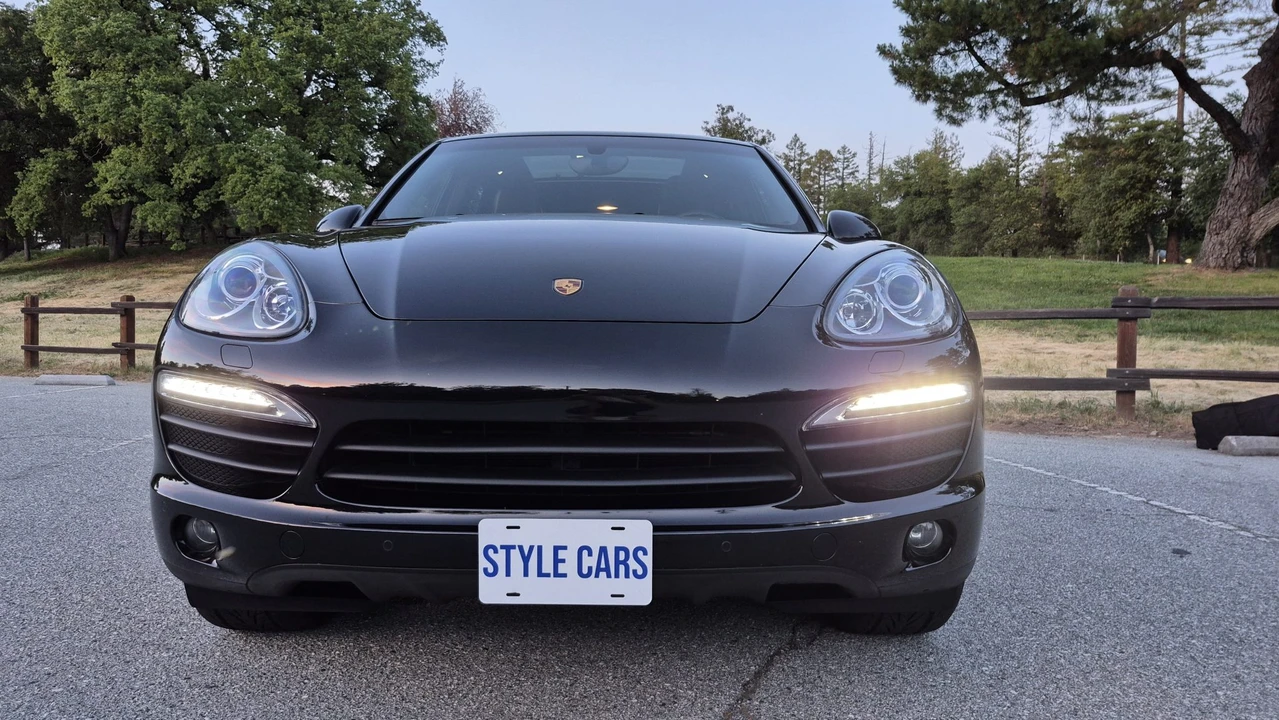 2013 Porsche 958 Cayenne S - Image 16 of 31