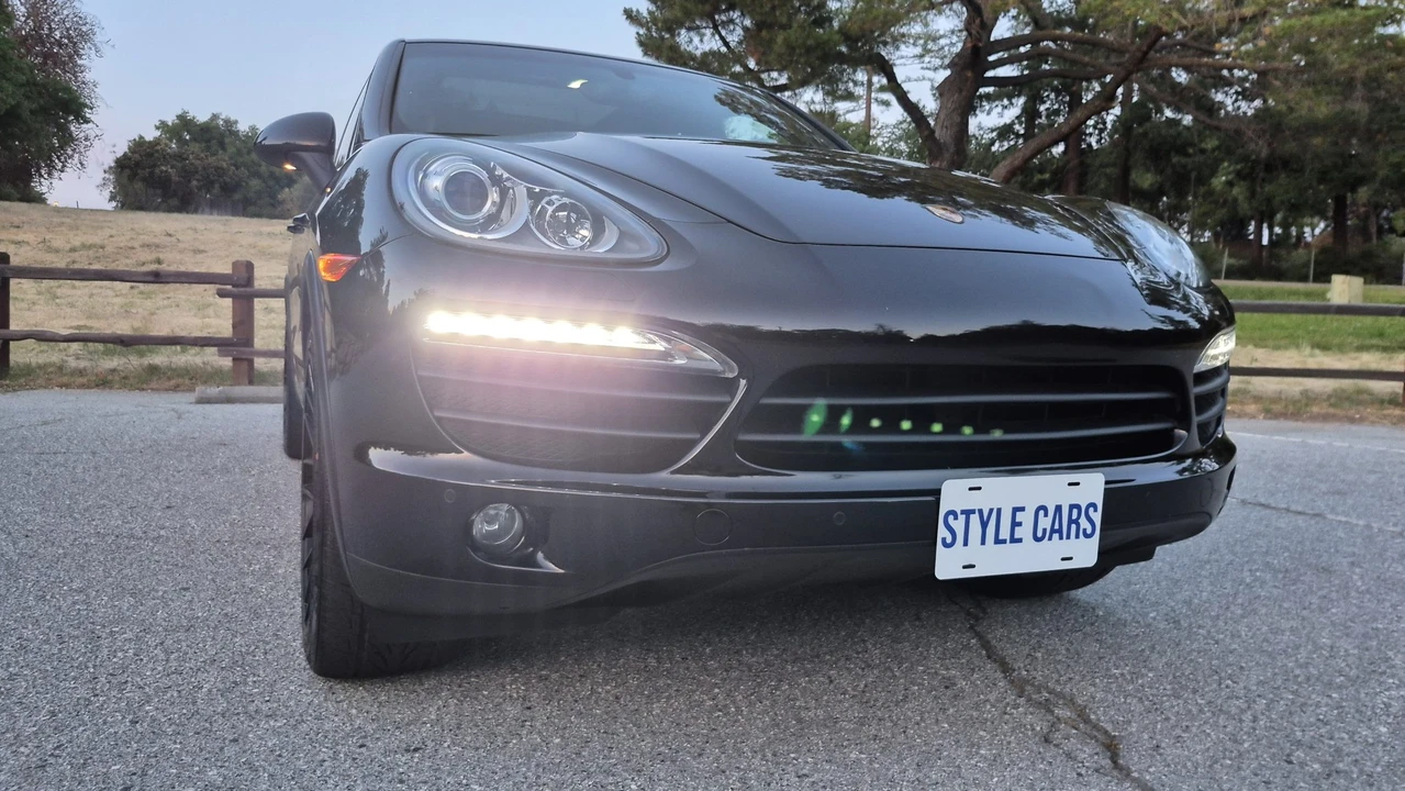 2013 Porsche 958 Cayenne S - Image 17 of 31