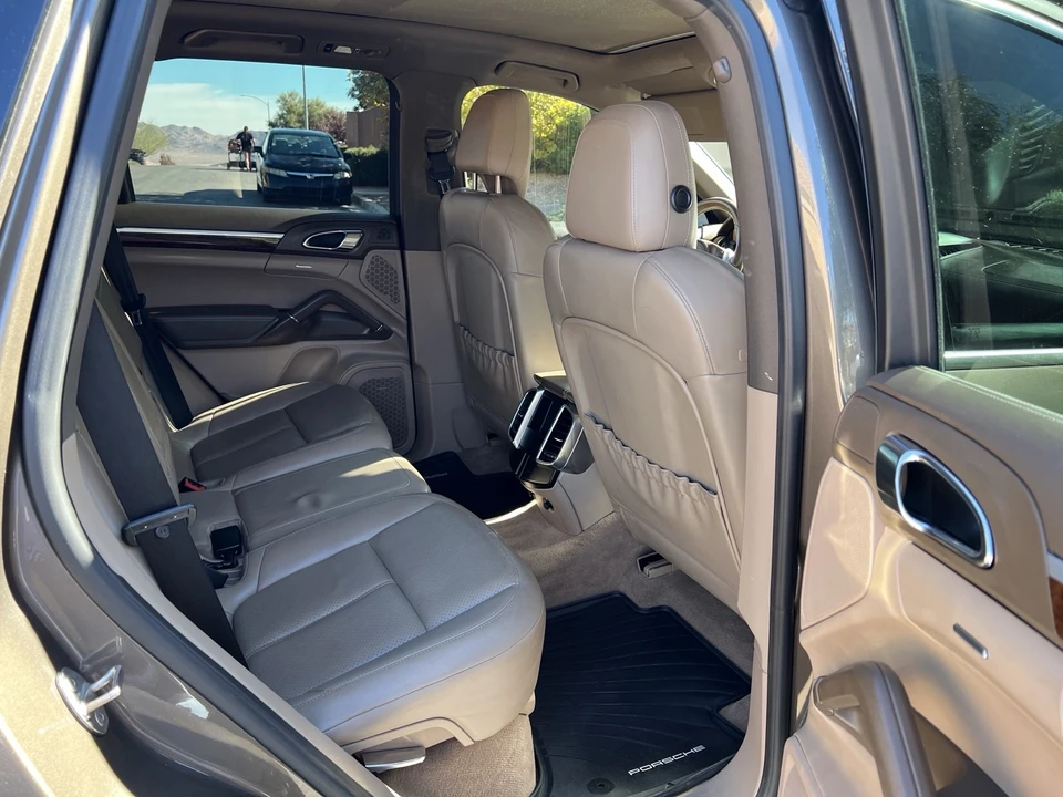 2013 Porsche 958 Cayenne S - Image 18 of 21