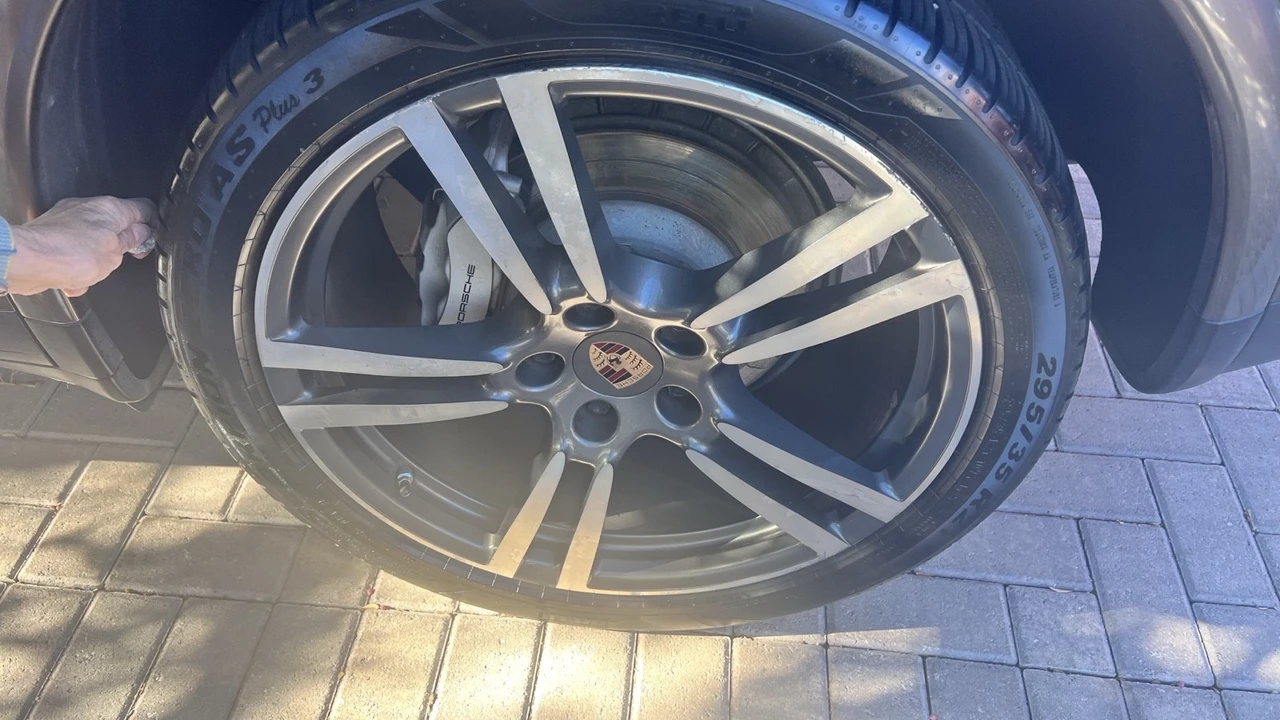 2013 Porsche 958 Cayenne S - Image 10 of 21