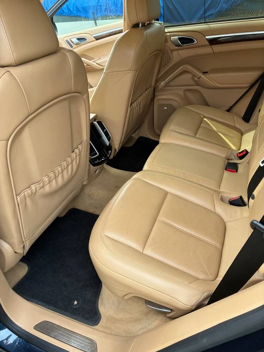 2013 Porsche 958 Cayenne S - Image 13 of 24
