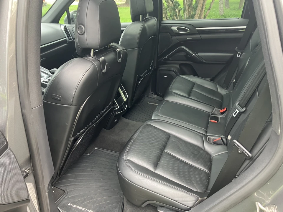 2013 Porsche 958 Cayenne S - Image 25 of 26