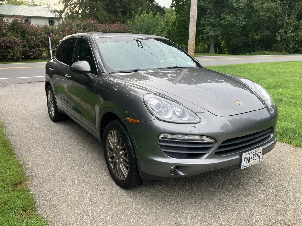 2013 Porsche 958 Cayenne S - Image 2 of 26