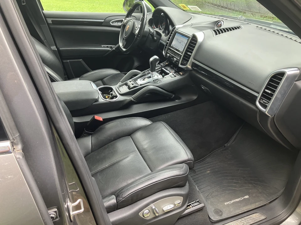 2013 Porsche 958 Cayenne S - Image 12 of 26