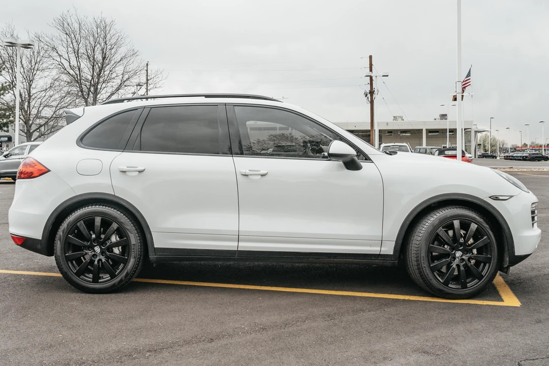 2013 Porsche 958 Cayenne S - Image 3 of 31