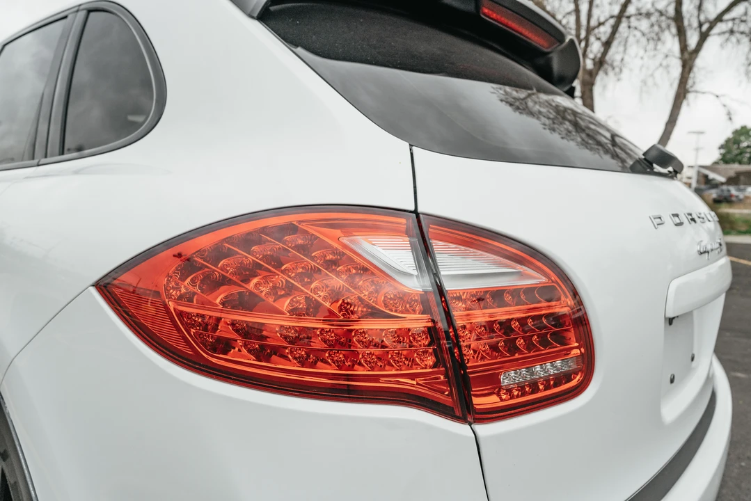 2013 Porsche 958 Cayenne S - Image 26 of 31