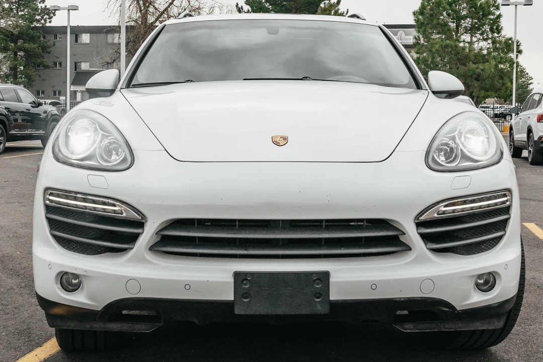 2013 Porsche 958 Cayenne S - Image 2 of 31