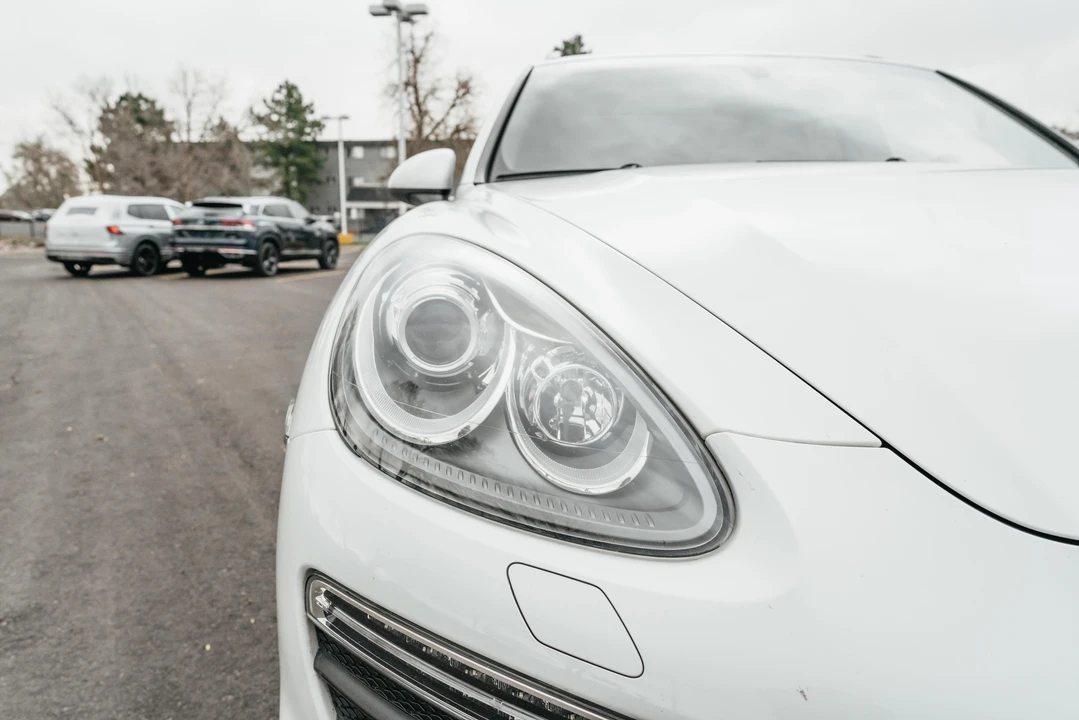 2013 Porsche 958 Cayenne S - Image 13 of 31