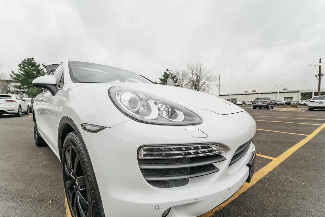 2013 Porsche 958 Cayenne S - Image 12 of 31