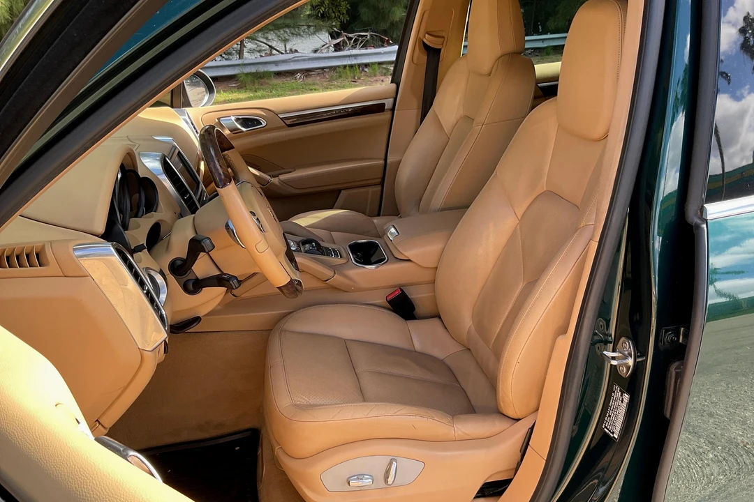 2013 Porsche 958 Cayenne S - Image 24 of 31