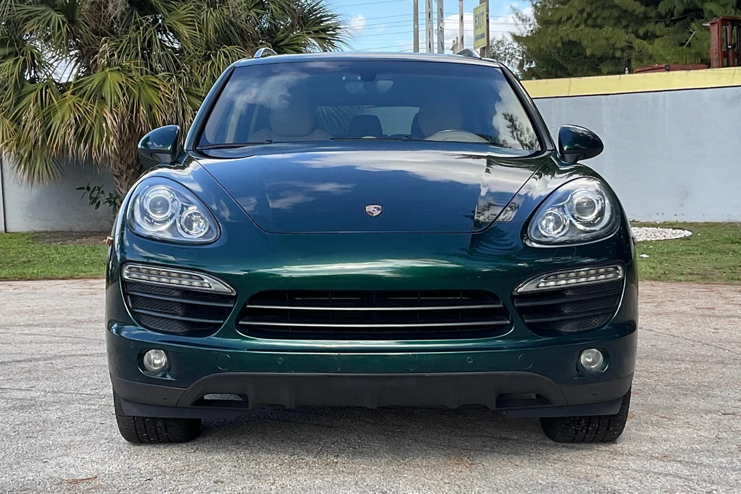 2013 Porsche 958 Cayenne S - Image 2 of 31