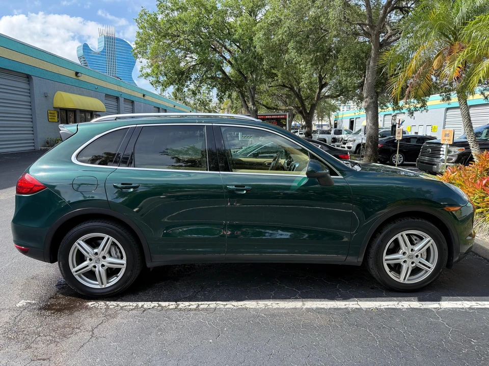 2013 Porsche 958 Cayenne S - Image 8 of 31