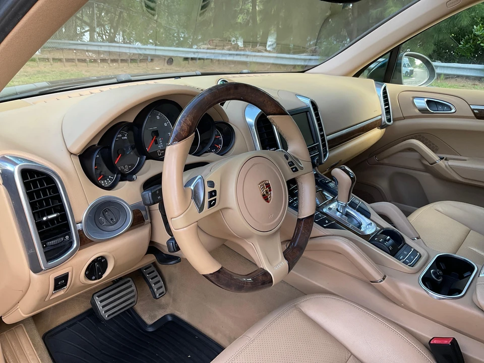 2013 Porsche 958 Cayenne S - Image 30 of 31