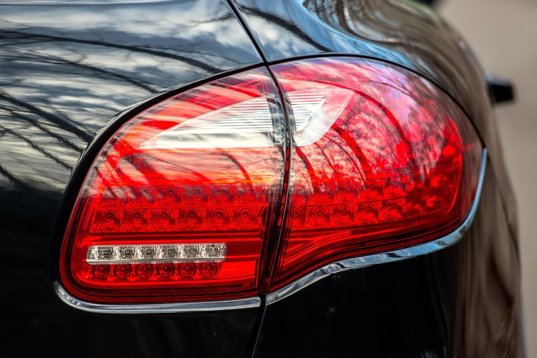 2013 Porsche 958 Cayenne S - Image 16 of 31