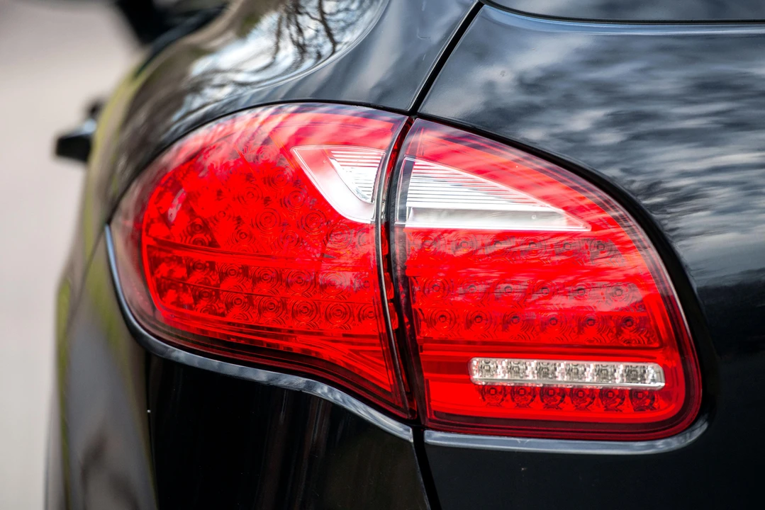 2013 Porsche 958 Cayenne S - Image 15 of 31