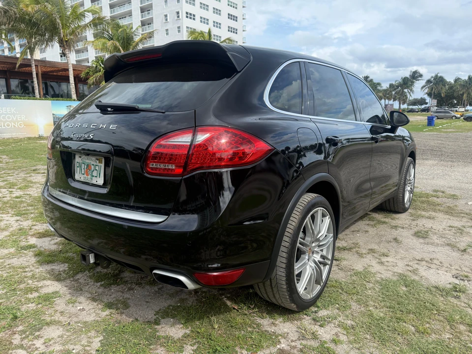 2013 Porsche 958 Cayenne S - Image 13 of 31