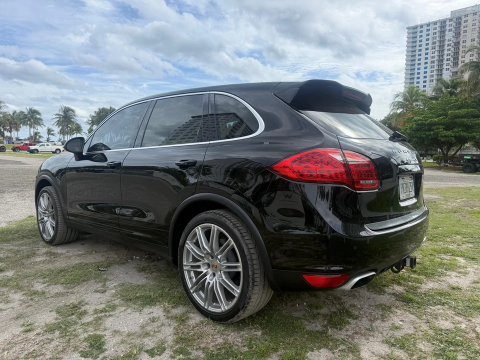 2013 Porsche 958 Cayenne S - Image 11 of 31