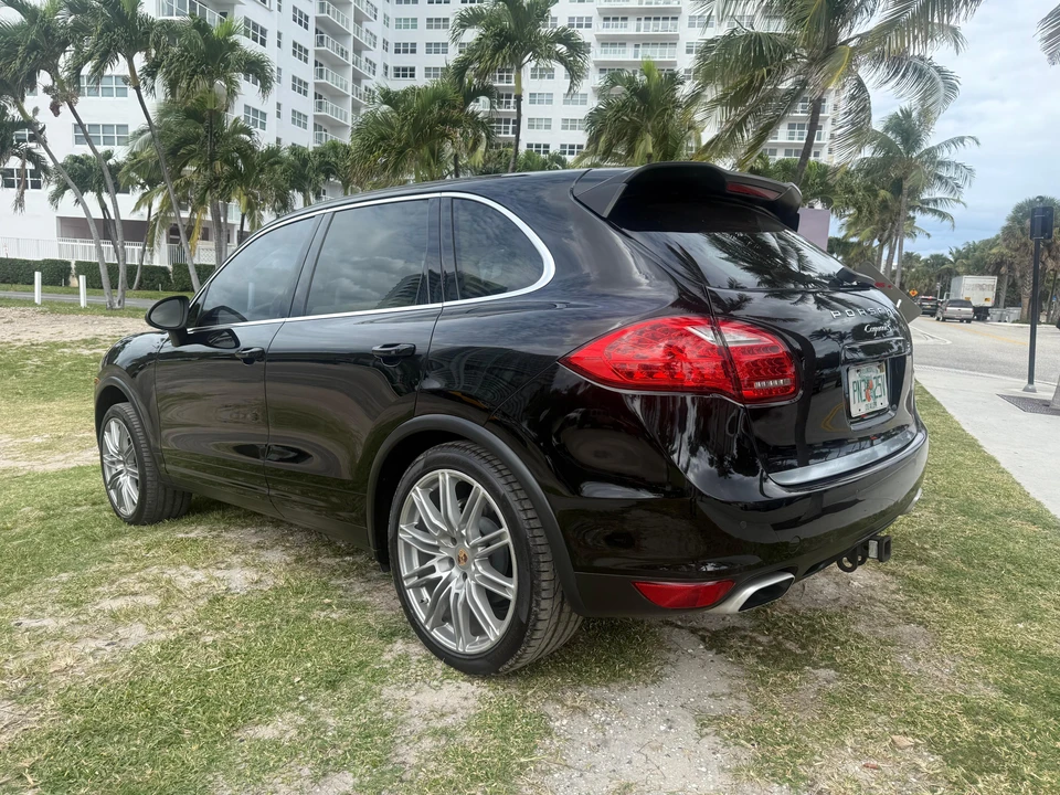 2013 Porsche 958 Cayenne S - Image 12 of 31