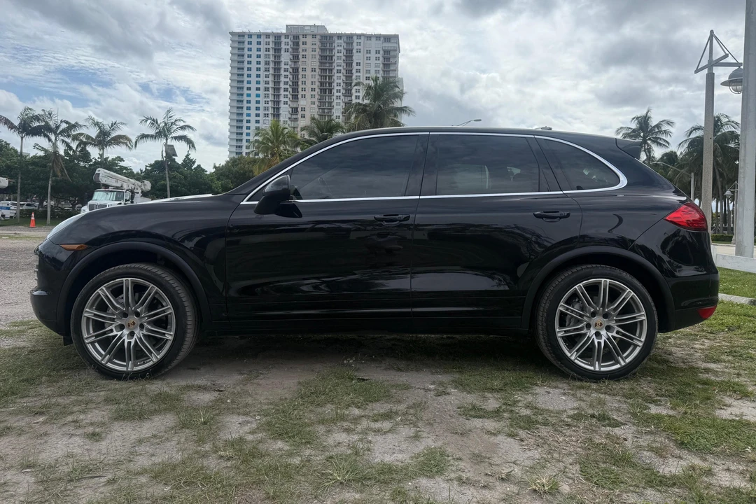 2013 Porsche 958 Cayenne S - Image 3 of 31