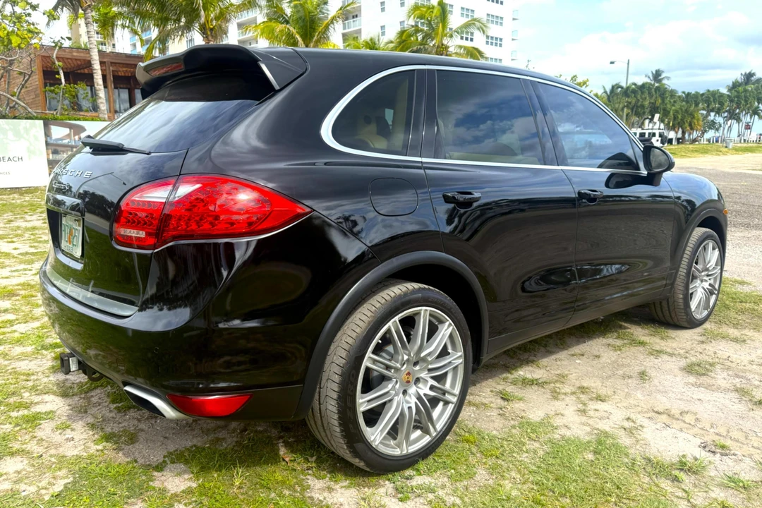 2013 Porsche 958 Cayenne S - Image 4 of 31
