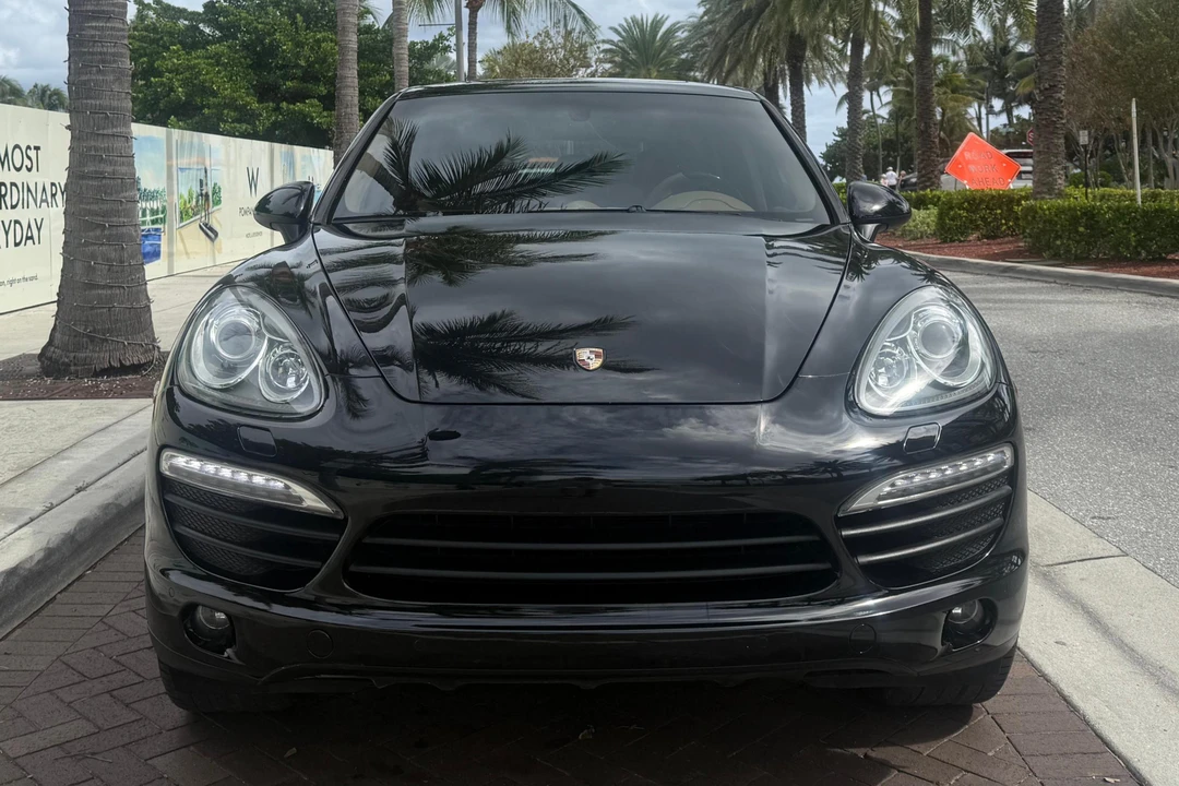 2013 Porsche 958 Cayenne S - Image 2 of 31
