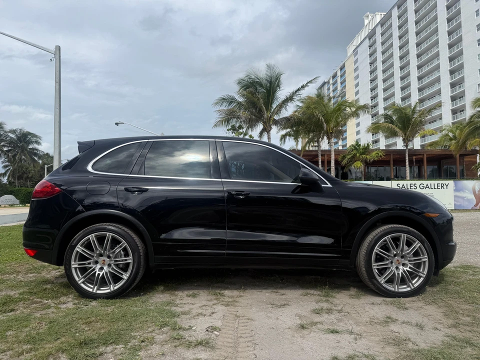 2013 Porsche 958 Cayenne S - Image 14 of 31