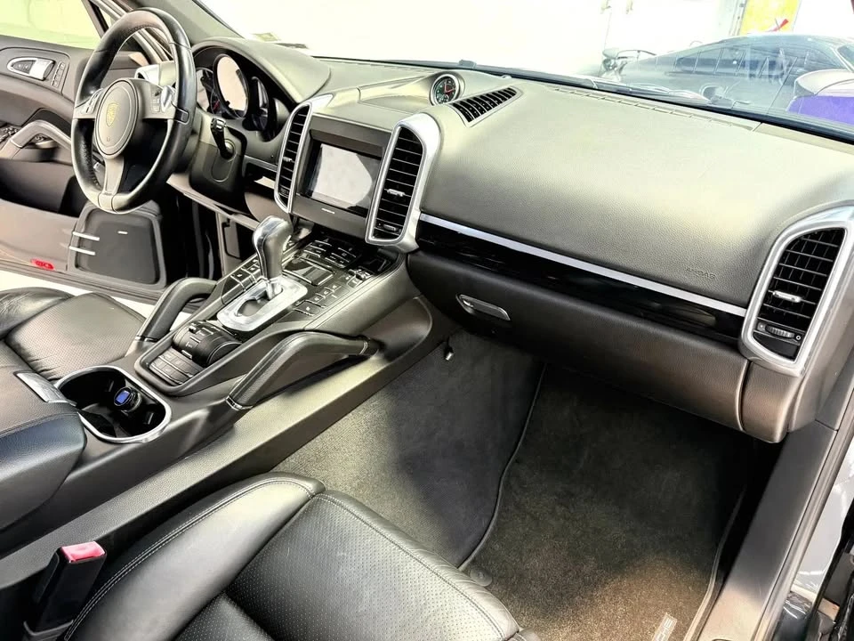 2013 Porsche 958 Cayenne S - Image 14 of 17