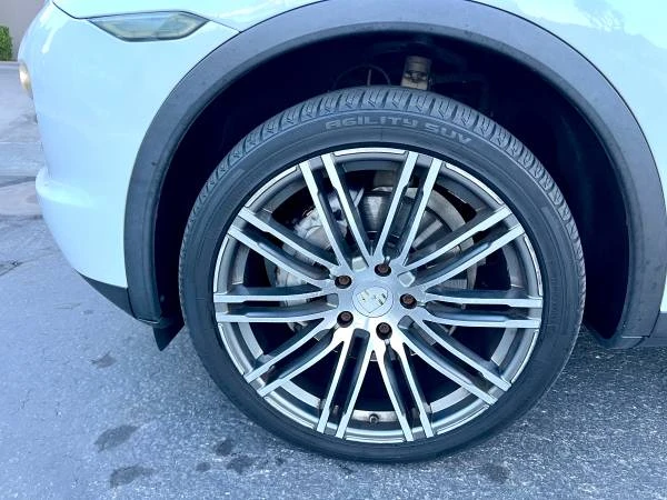 2013 Porsche 958 Cayenne - Image 6 of 18