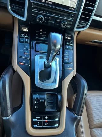 2013 Porsche 958 Cayenne - Image 14 of 18