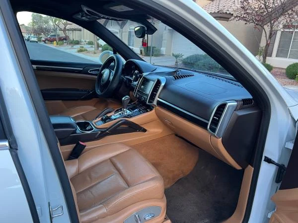 2013 Porsche 958 Cayenne - Image 11 of 18