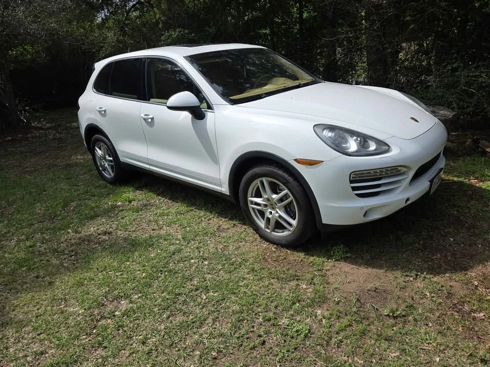 2013 Porsche 958 Cayenne - Image 2 of 8