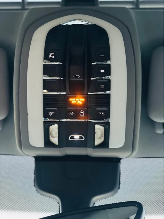 2013 Porsche 958 Cayenne - Image 17 of 20