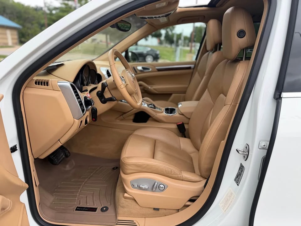 2013 Porsche 958 Cayenne - Image 9 of 20