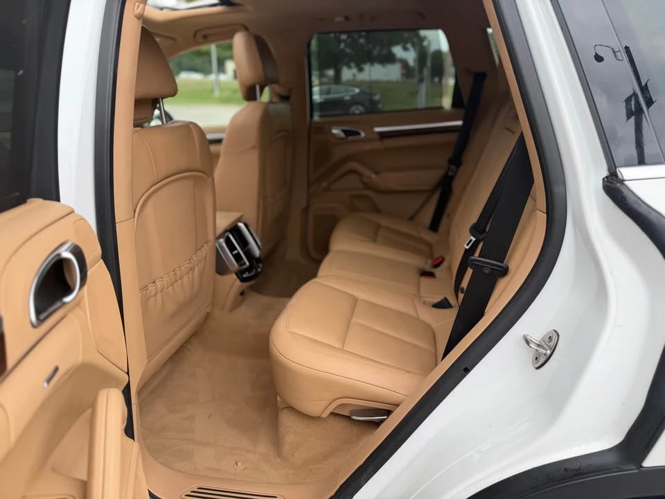 2013 Porsche 958 Cayenne - Image 10 of 20